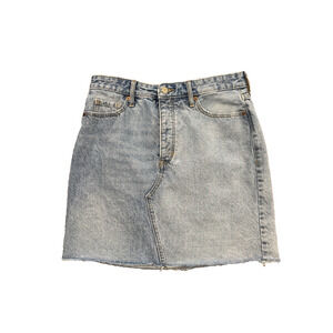 Gap Denim Skirt Women’s Size 10 Blue Light Wash Button Front Cut Off Hem Short